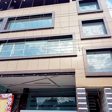 Hotel Citrus Lucknow Buitenkant foto