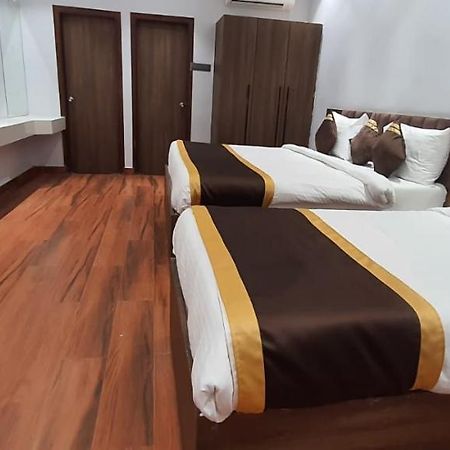 Hotel Citrus Lucknow Buitenkant foto