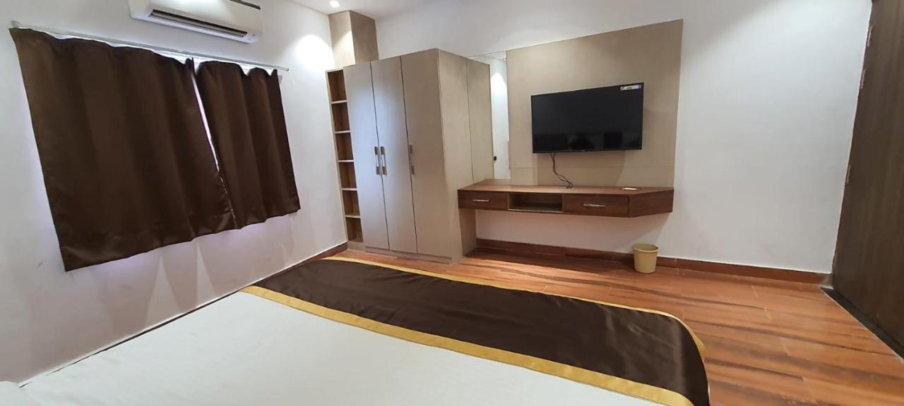 Hotel Citrus Lucknow Buitenkant foto