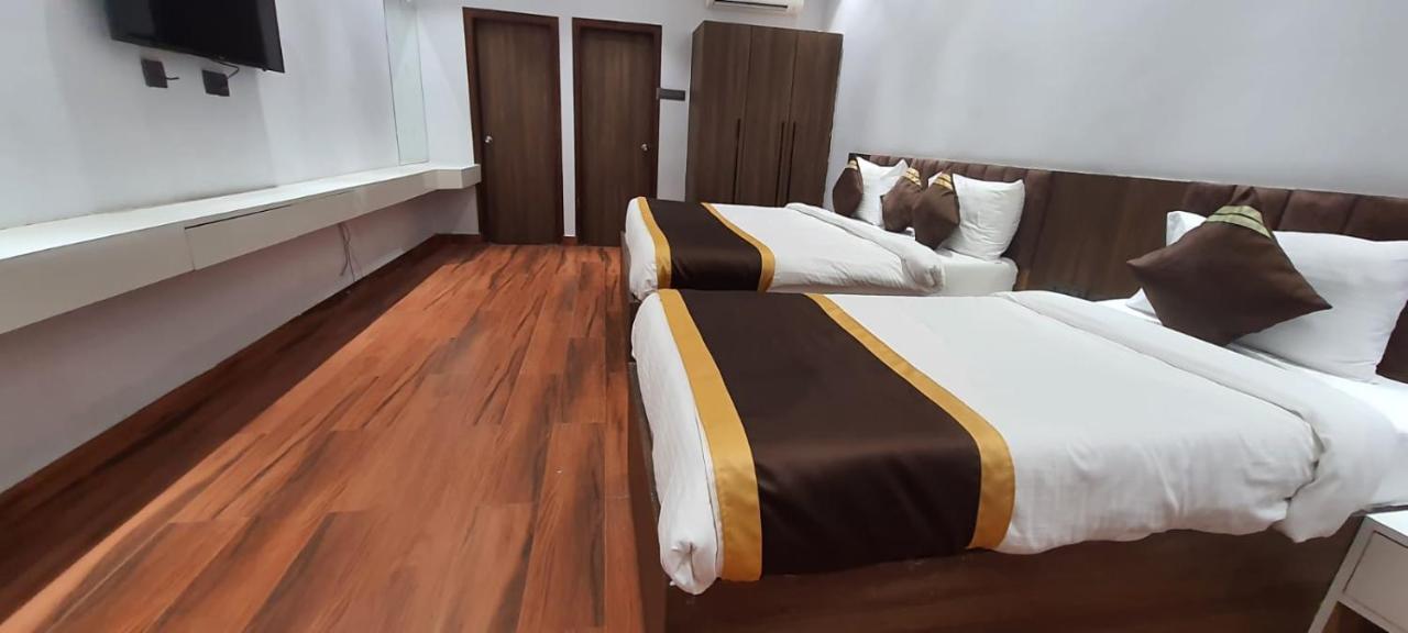 Hotel Citrus Lucknow Buitenkant foto